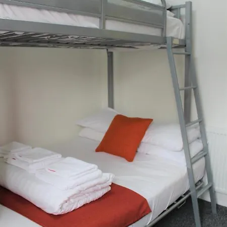 Backpackers & 2* Blackpool
