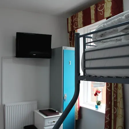 Backpackers & Hotel