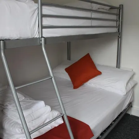 Backpackers & 2*