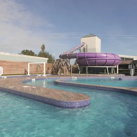Parque de Campismo 8 Berth Static Caravan Haven Marton Mere *