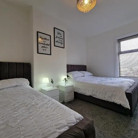 Dysa Abbey House * Blackpool
