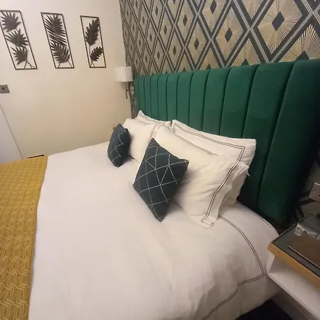 The Gatsby - Formerly The Windsor Гостевой дом