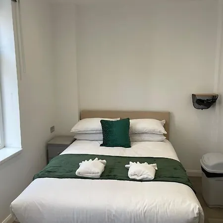Araan House -families And Couples Only Blackpool