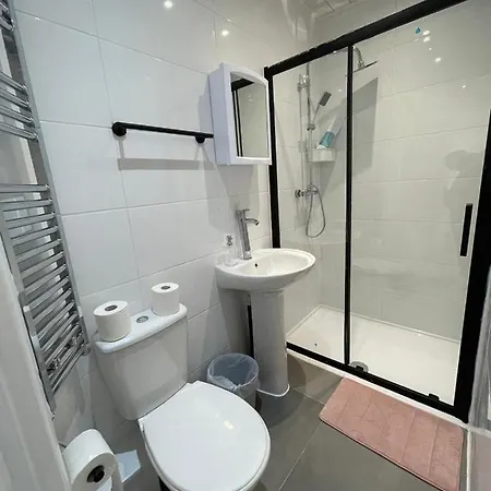 Konukevi Araan House -families And Couples Only Blackpool