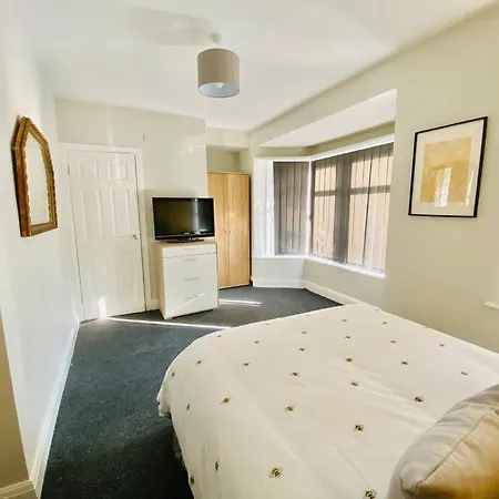 Town And Tower Perfect, For Family And Friends. Holiday home Blackpool