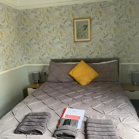 Guest house The Woodleigh Family Hotel