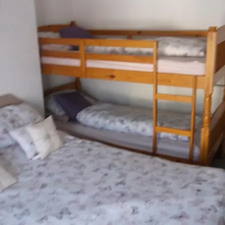 Crooked Retreat Pensionat 3*
