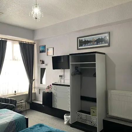 Hornby Villa- 4star B&b-couples & Families Only Guest house 4*
