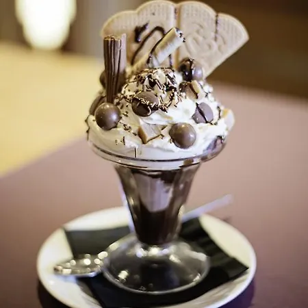 Carousel Hotel 3*