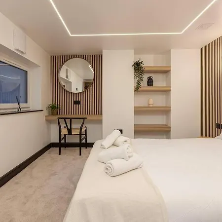 Stylish & Comfy Promenade Gem ~ Steps To The Apartment *