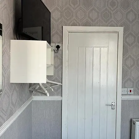 Runway - Minutes From Winter Gardens - Dog Friendly - Exceptionally Quiet - Very Close H&a Social Club (adults Only) Gæstehus