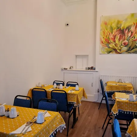 Beverley Dean - Children Over 5 Years Welcome - Continental Breakfast 3*