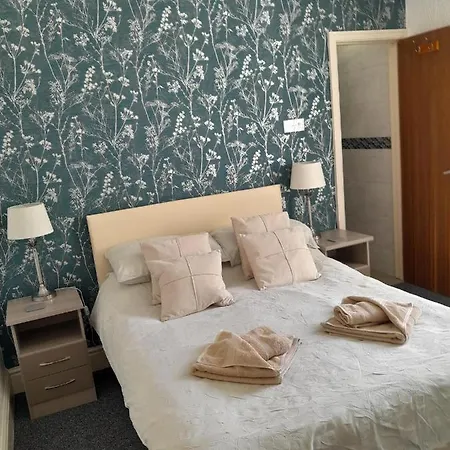 Legends Hotel 2*