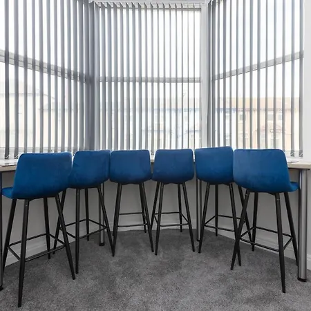 54 Central Apartment *