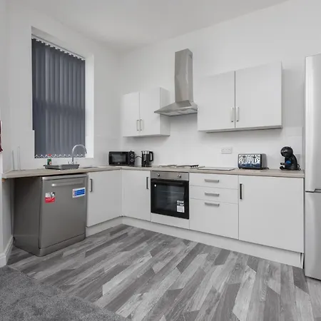 54 Central Apartment *