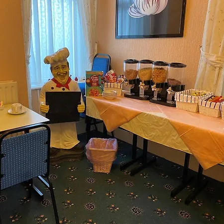 Beverley Dean - Children Over 5 Years Welcome - Continental Breakfast 3*