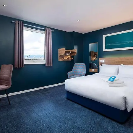 Travelodge South Shore 3*
