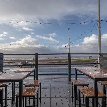 Residency Luxury Seafront 5* 블랙풀