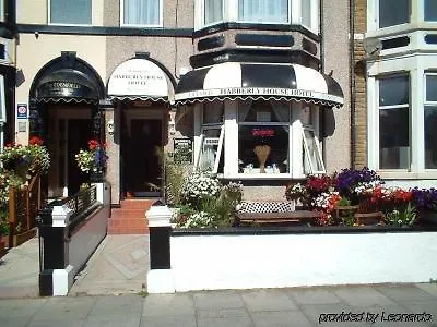 Hotel The 3*