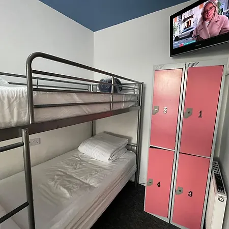 Backpackers & 2* Blackpool