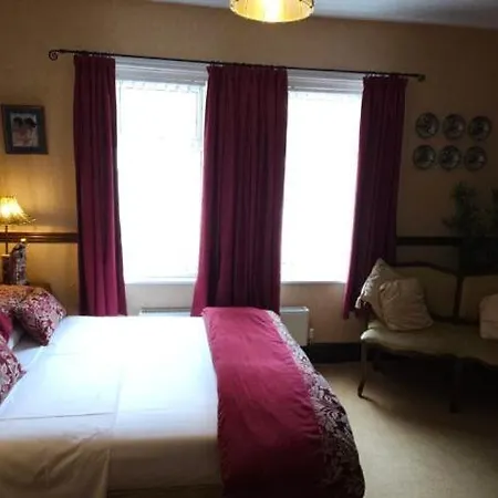 Madiera Hotel