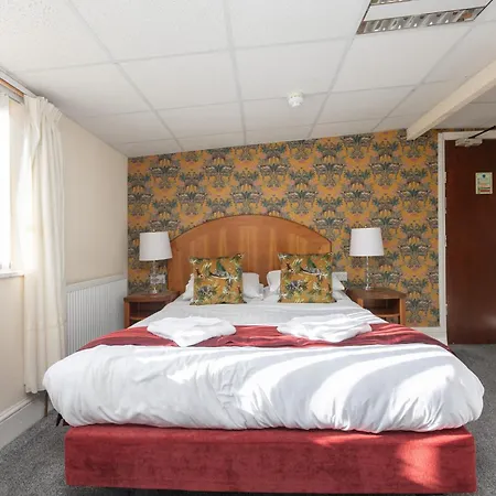 Adelaide - Town Centre - Opposite Winter Gardens Hotel *