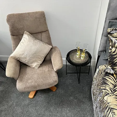 Maison d'hôtes Runway - Minutes From Winter Gardens - Dog Friendly - Exceptionally Quiet - Very Close H&a Social Club (adults Only) *