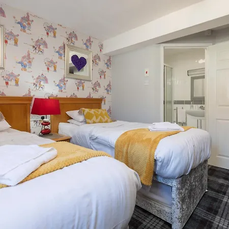 Hotel Adelaide - Town Centre - Opposite Winter Gardens *