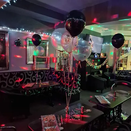 Hawthorn House Гостевой дом Блэкпул