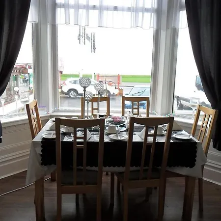 The Waterfront Hotel 2*