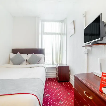 Hotel Oyo The Golden Cheval 3*