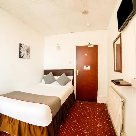 Oyo The Golden Cheval Hotel 3*