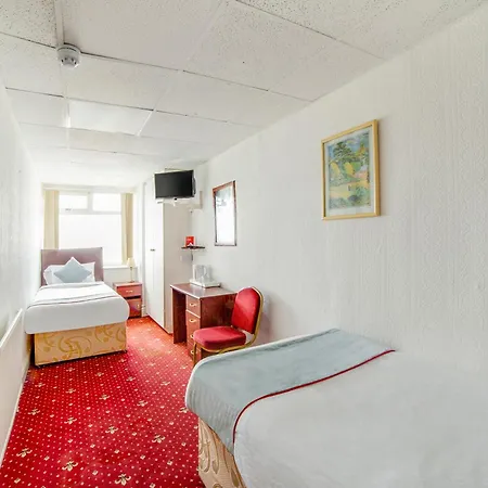 Oyo The Golden Cheval Hotel 3*