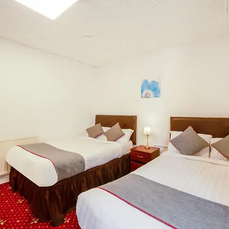 Oyo The Golden Cheval 3* Blackpool
