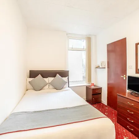 Oyo The Golden Cheval Hotel