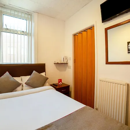 Hotel Oyo The Golden Cheval 3*