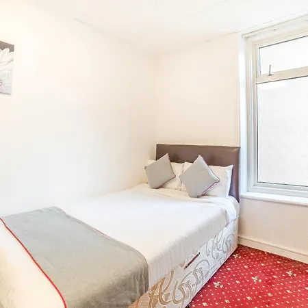 Oyo The Golden Cheval Hotel Blackpool