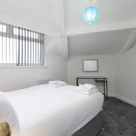 Apartment 54 Central *