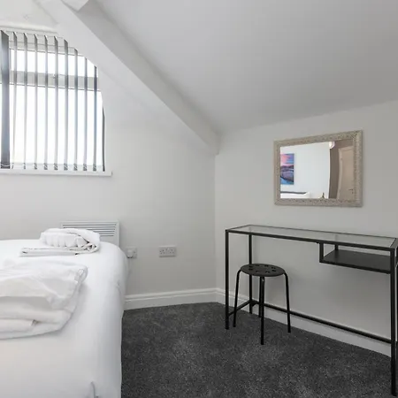 54 Central Apartment *