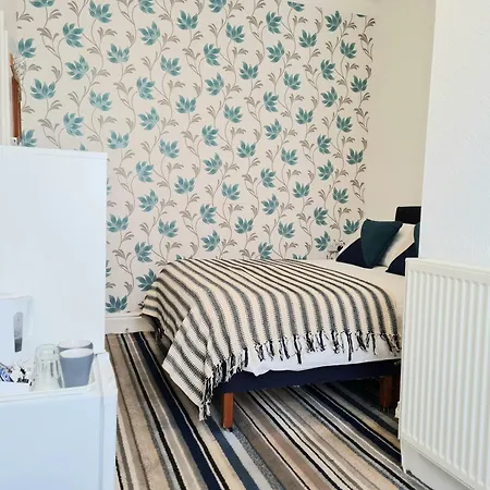 Beverley Dean - Children Over 5 Years Welcome - Continental Breakfast 3*
