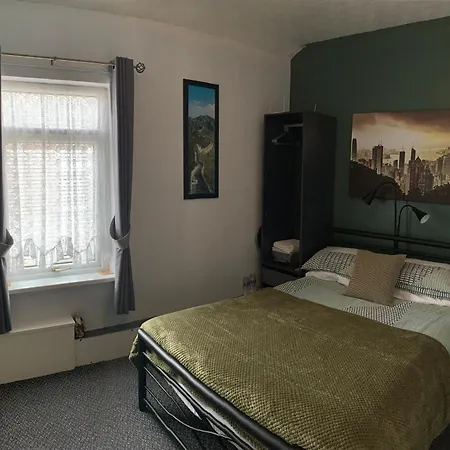 Hornby Villa- 4star B&b-couples & Families Only Guest house
