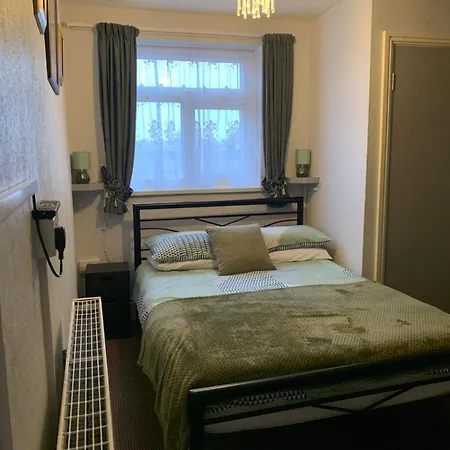 Guest house Hornby Villa- 4star B&b-couples & Families Only