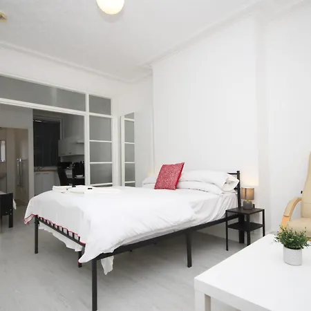 Апарт-отель Barton Beachside - Stylish Apartment, Double & Single - & Promenade Location - Over 21's, Family Friendly Only, Id Required Блэкпул
