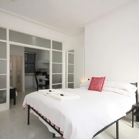 Barton Beachside - Stylish Apartment, Double & Single - & Promenade Location - Over 21's, Family Friendly Only, Id Required Апарт-отель