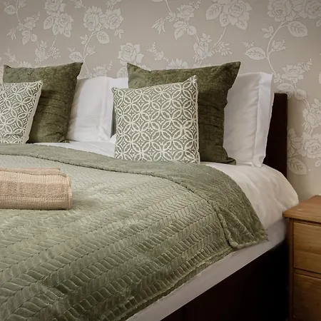 Arnside - Spacious 10-bedroom Seaside Дом отдыха