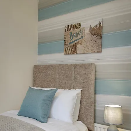 Arnside - Spacious 10-bedroom Seaside