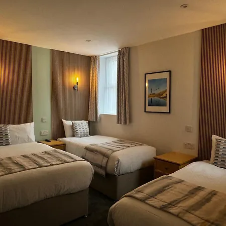 Balmoral Hotel 3*