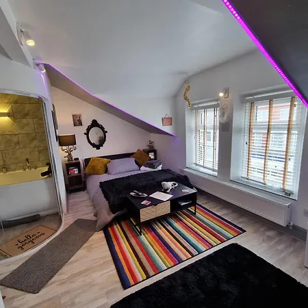Casa de hóspedes Tiffy's Place (adults Only) 4*