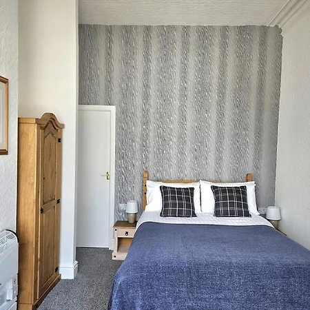 Bed & Breakfast Beverley Dean - Children Over 5 Years Welcome - Continental Breakfast Blackpool