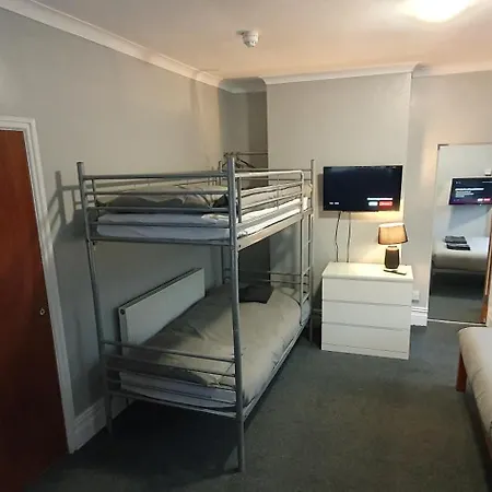North Close To Station With Free Parking Blackpool
